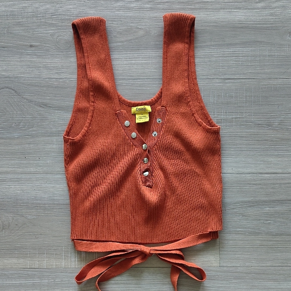 Daisy Rust Ribbed Tie-Front Crop Tank M - Picture 2 of 5